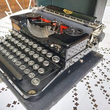 Ancienne machine à écrire Royal P88 portable noire révisée portable typewriter