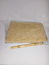 Pochette Trousse en raphia Crochet coloris au choix + Stylo Bois SoaArtShop