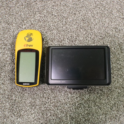 Lot garmin gps units - of, 2