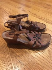 HUSH PUPPIES Leather Clogs