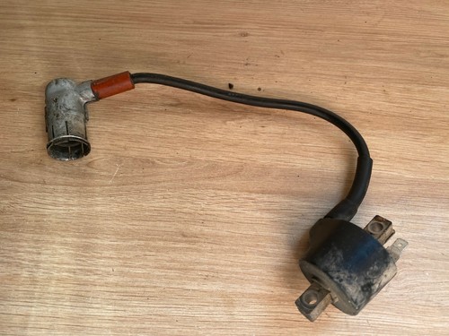 Une bobine allumage moto - bobine, ht