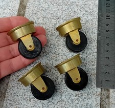 4 anciennes ROULETTES/ROUES/PIEDS de meubles en laiton, chaise, hauter 4 cm
