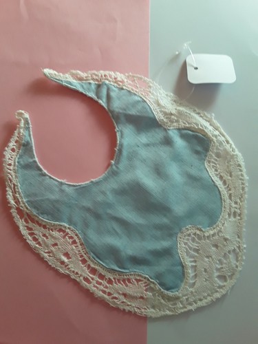 Ancien bavoir bavette dentelle - bavoir,