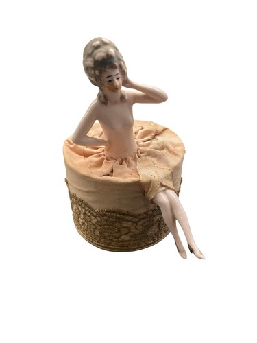 Boîte poudrier ancienne avec