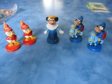 Lot  5   figurines plastique Disney - Jeu d'échec WDP Espagne / Spain Années 60