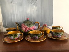 THÉIÈRE, SUCRIER et TASSES
