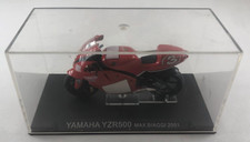 Moto YAMAHA YZR500 Max Biaggi 2001 1/24 éme
