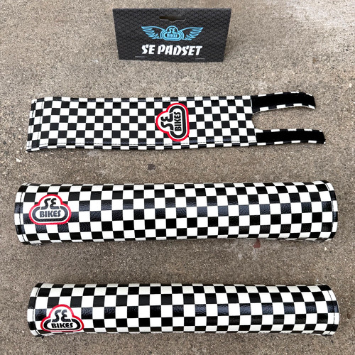 Racing bikes checkerboard - se,