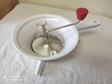 Presse purée, Moulin à