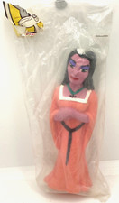 40463 LAYA / SPAIN / POUET LATEX / FAMILLE ADAMS MORTICIA LA MERE 15 CMS