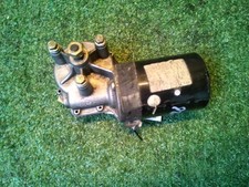 Moteur essuie glace avant