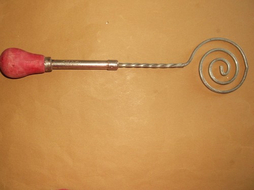 Ancien fouet batteur oeufs - fouet,