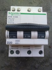 disjoncteur D20 amp 4 poles courbe C SCHNEIDER DT40 A9N21076 6kA