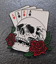 Pin’s Tête de Mort, Rose, Poker TBE (832)