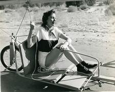 Photo originale Rhonda Fleming char à voile 