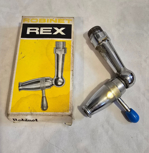 Ancien robinet tour en - 1/2,