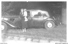 AROP3-0204-VOITURE - portrait de femme et sa fille a coté d'une voiture