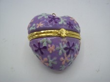 Petite boîte décorative a