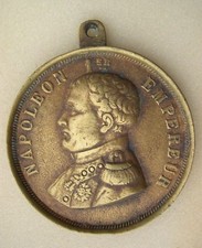 MEDAILLE ANCIENNE NAPOLEON 1er    diametre 67mm