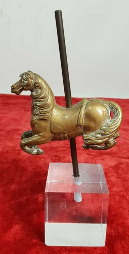 Cheval galop sculpture de - cheval, au