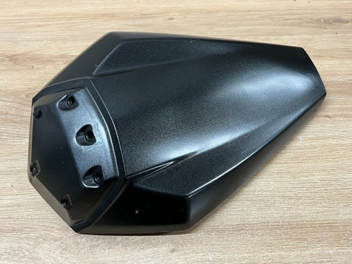 Capot couvercle selle - un,