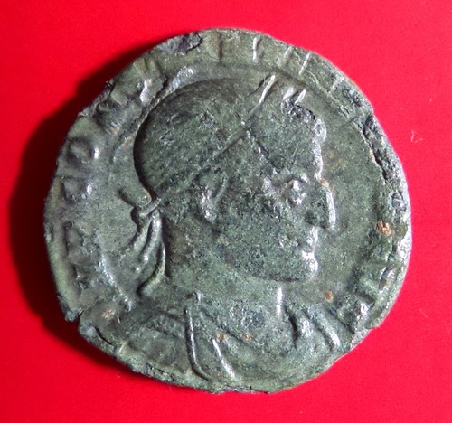 Follis nummus pour - follis,