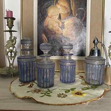 Ensemble 4 Flacons Cristal Baccarat ? nécessaire de toilette