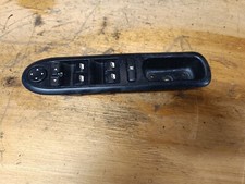 BOUTON COMMANDE LEVE VITRE CONDUCTEUR PEUGEOT 407 53269700