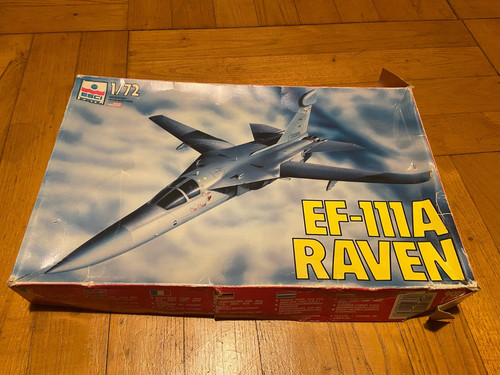 Esci 111a raven - 1/72,