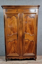Armoire époque Louis XV du sud de la France en noyer massif vers 1750