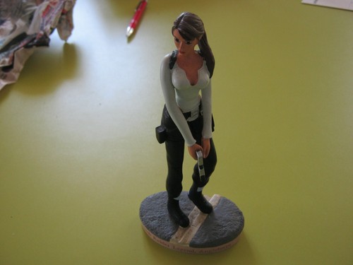 Figurine lara croft tomb - figurine,