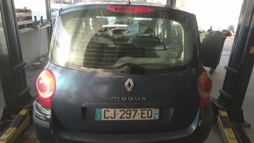 Malle hayon arriere renault - malle/hayon,
