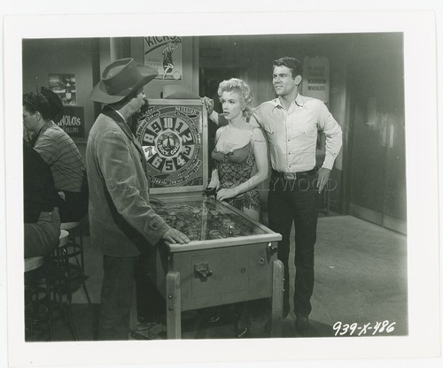 Marilyn monroe don murray bus - murray,