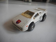 Darda Moroder en blanc