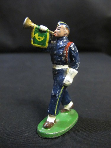 Quiralu chasseur au défilé - quiralu,