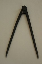 Outil ancien : Compas en métal fer forgé 22 cm