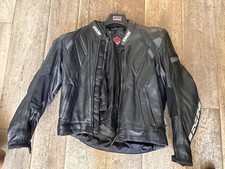 Blouson, pantalon cuir Moto et Protection Dorsale