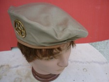 BERET KAKI EN 3 PARTIES /