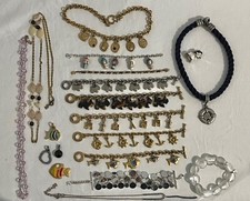lot 20 bijoux Agatha, 9 bracelet,5 collier,5 pendentif,1 clips vintage 