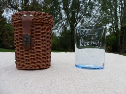 Ancien verre bleu curiste - verre,