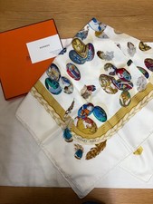 Foulard Hermès en soie Carré