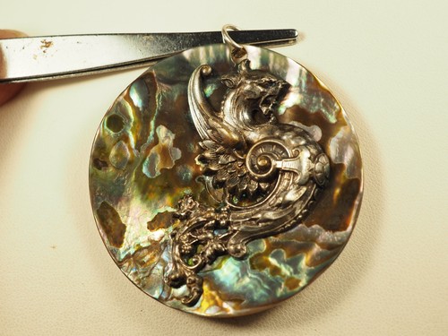 Grand pendentif ancien chimere - ancien,