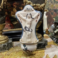 Ancien benitier mural en