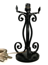 Pied de lampe obus 1930 ép Art Déco en fer forgé, luminaire vintage noir.