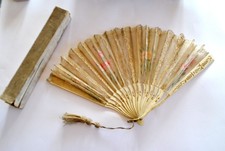 Eventail ancien en dentelle et