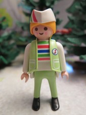 caissière vendeuse blonde