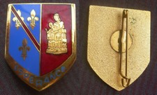 BROCHE RELIGIEUSE ESPERANCE blason des Bourbon Condé + Vierge noire de MOULINS