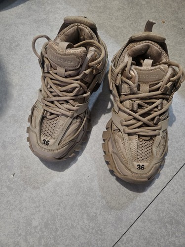 Balenciaga baskets homme beige