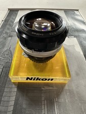 Nikon présentoir / display original pour exposer / magnifier un objectif Nikkor