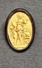 Broche Camée Scène Antique  Naïade & Angelots Galalithe Celluloïd Façon Écaille 